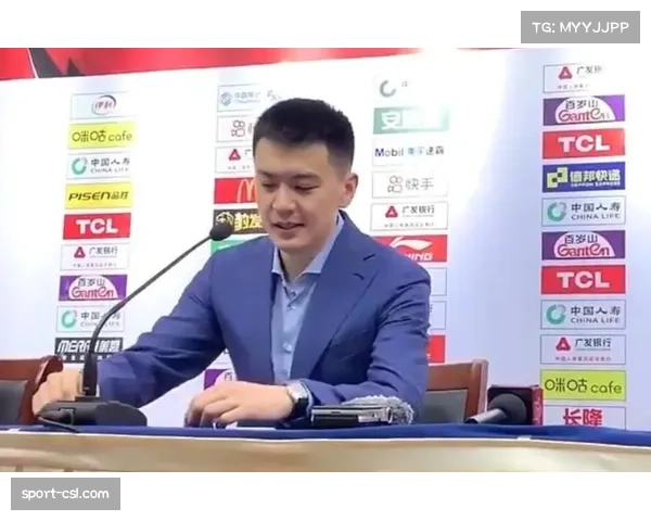 更衣室通讯：失利后，辽宁队更衣室内长达半小时的战术总结会